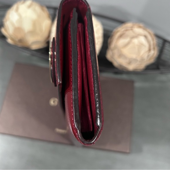 Gucci Red Wallet with Gold Heart Detail - Picture 5 of 11